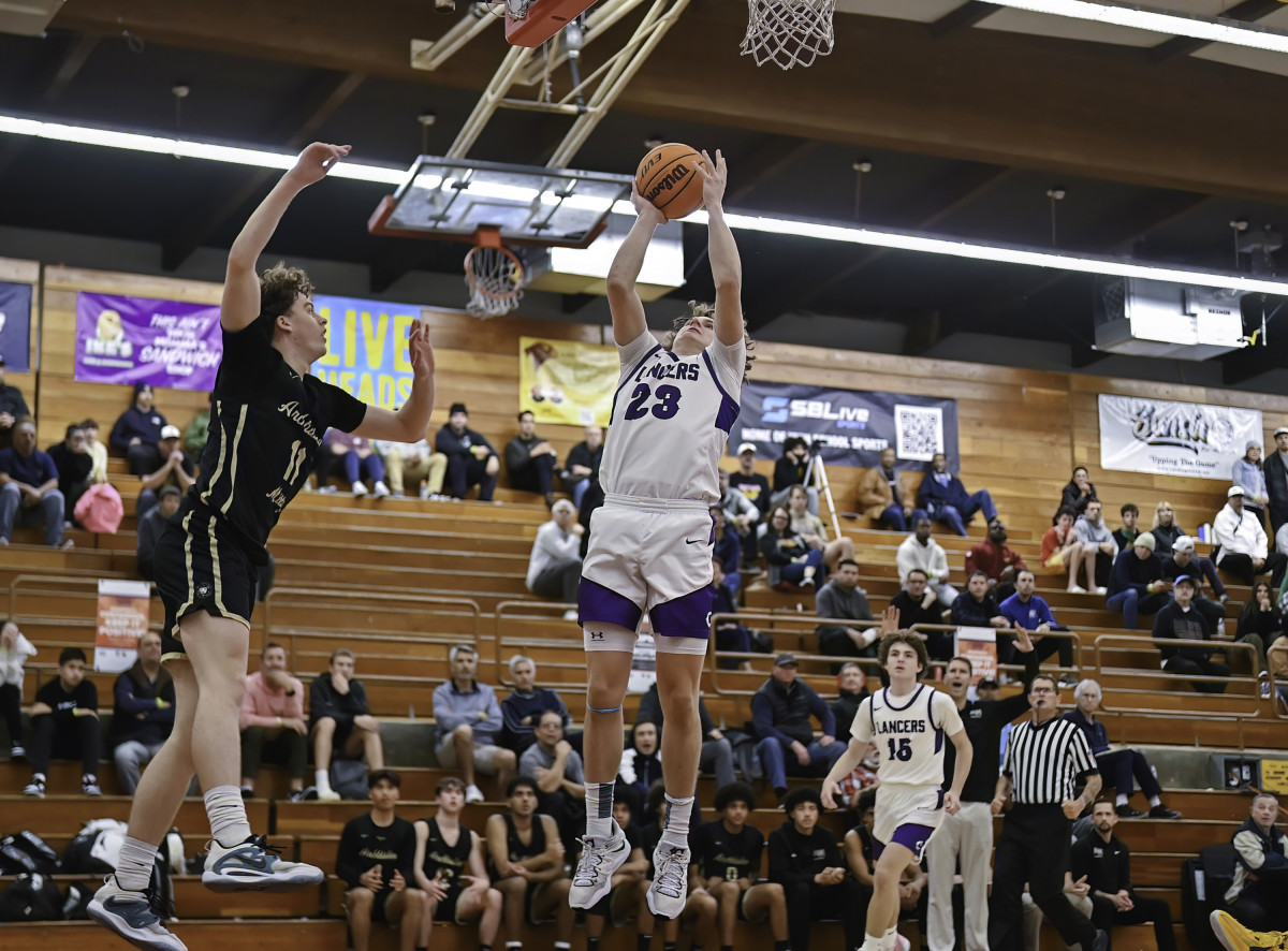 Archbishop Mitty vs Carlsbad Torrey Pines Holiday Classic December 29, 2023 Photo-Justin Fine60